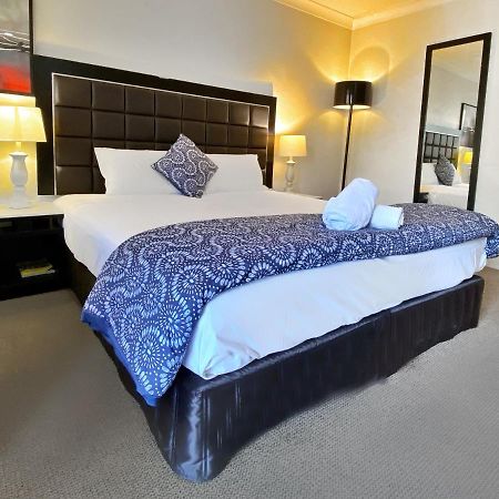 Almond Inn Τάμγουορθ Εξωτερικό φωτογραφία