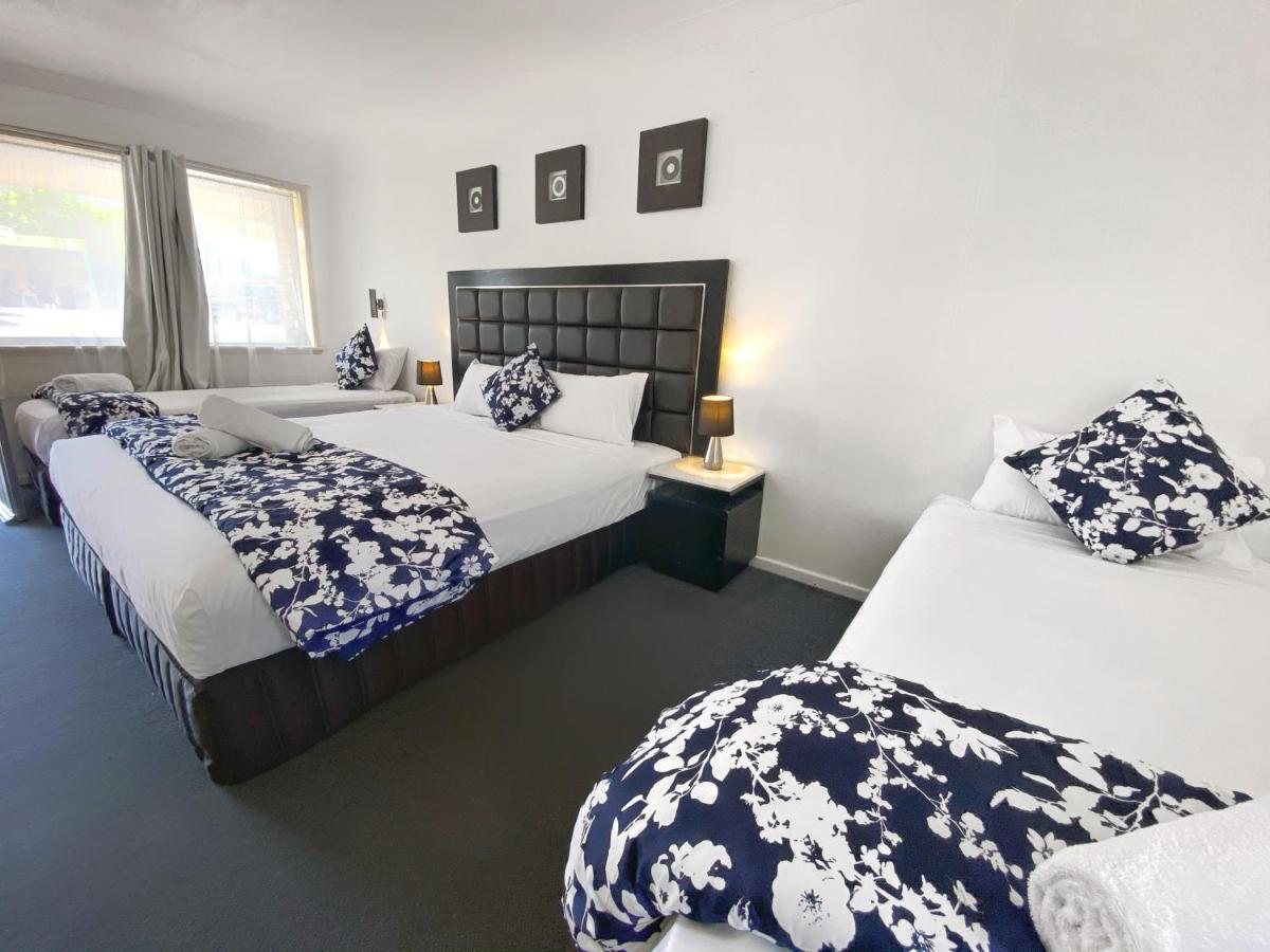 Almond Inn Τάμγουορθ Εξωτερικό φωτογραφία